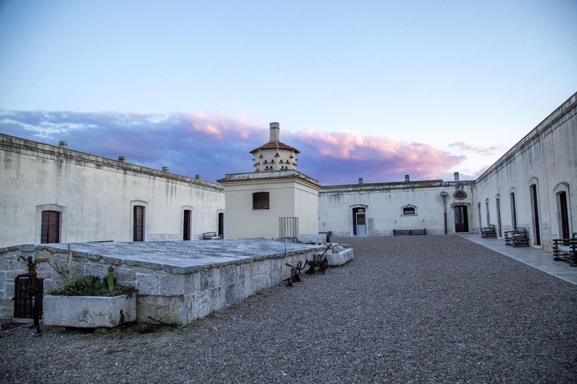 Lama Di Luna Biomasseria Villa Montegrosso Buitenkant foto